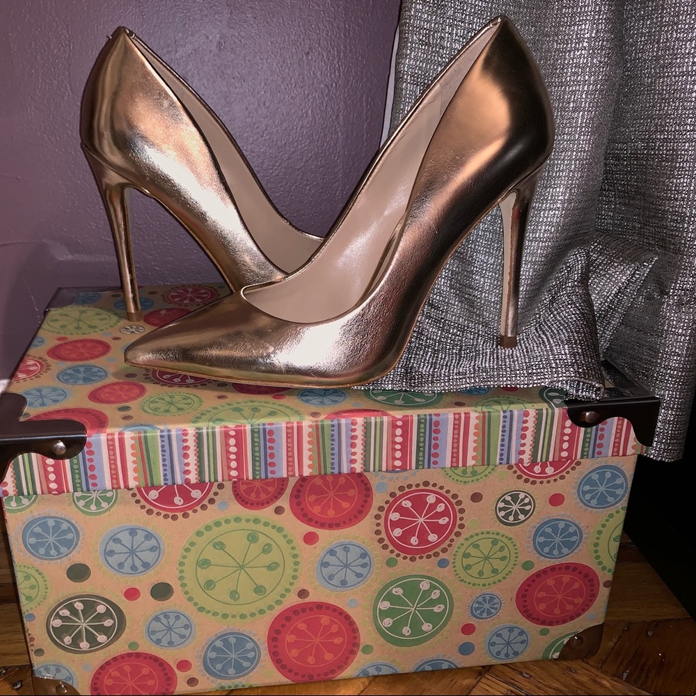 Aldo Rose Gold Metallic Heels Size 6